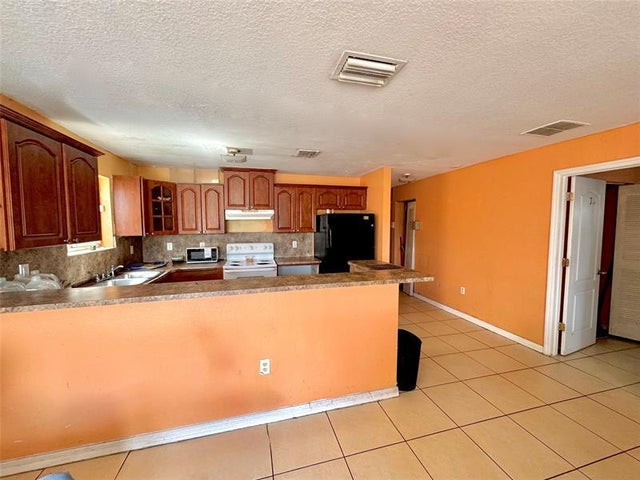 3 of 16 - 1601 Nw 62nd Ter, Miami, FL