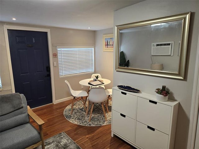 2 of 19 - 1017 S M St, Lake Worth, FL