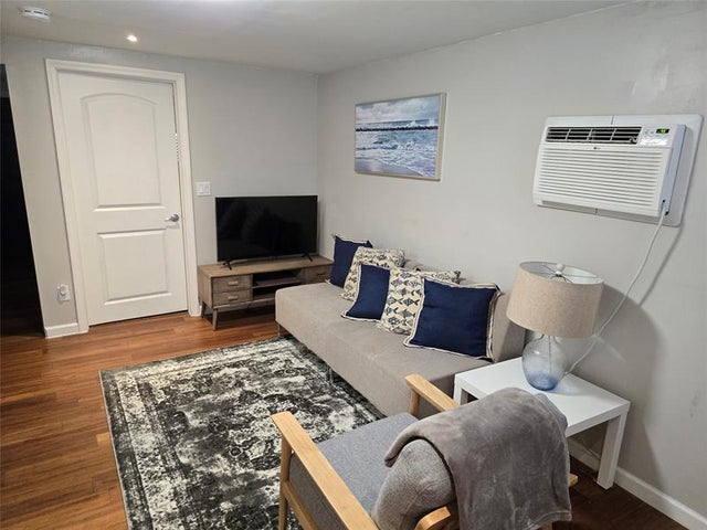 3 of 19 - 1017 S M St, Lake Worth, FL