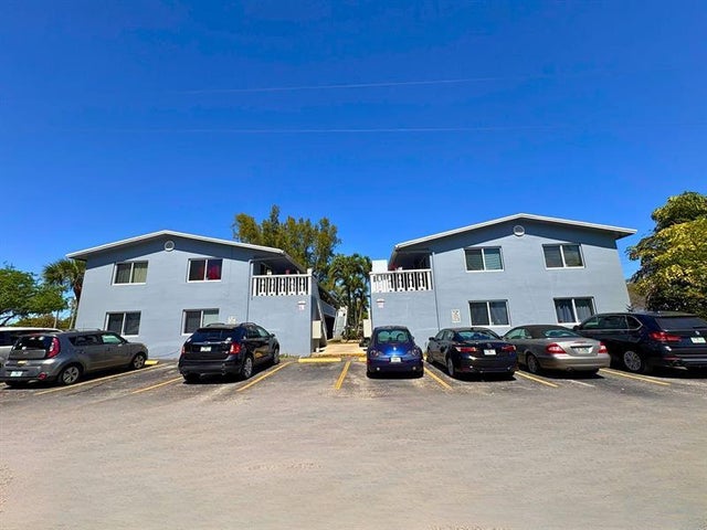 2 of 15 - 101-105 Se 26th St, Fort Lauderdale, FL