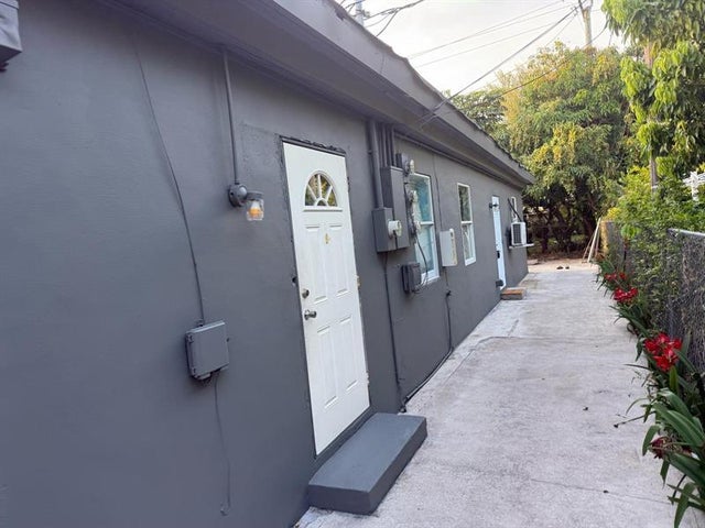 3 of 12 - 2739 Lincoln St, Hollywood, FL