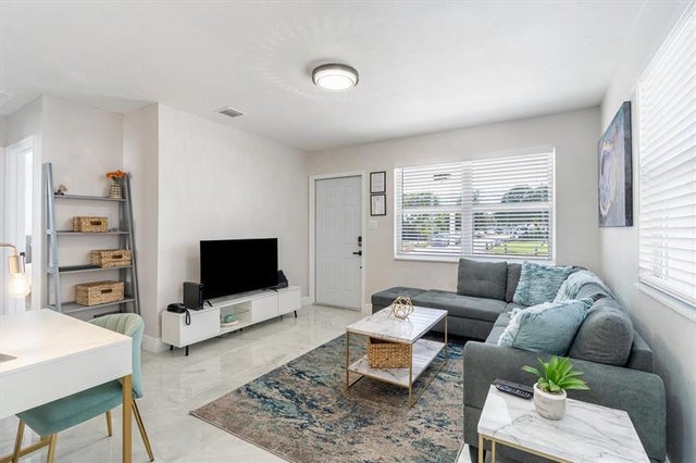 5 of 61 - 337 Sw 21st St #1-3, Fort Lauderdale, FL