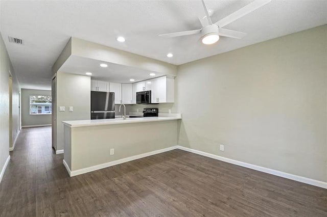 4 of 14 - 3450 - 3460 Ne 13th Ave, Oakland Park, FL