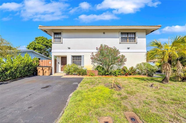1 of 15 - 711 Se 3rd, Deerfield Beach, FL