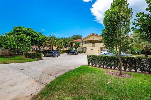 3 of 55 - 8706 Nw 35th St, Coral Springs, FL