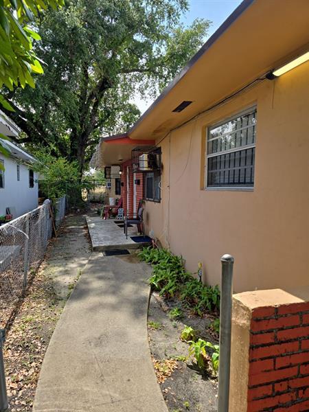 3 of 7 - 6760 - 6762 Nw 6th Ct, Miami, FL