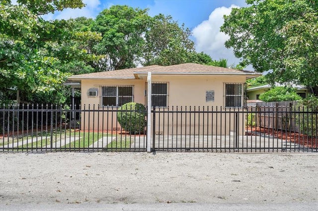2 of 16 - 7530 Ne 3rd Ave, Miami, FL