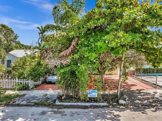 5 of 47 - 1930 Pierce St, Hollywood, FL