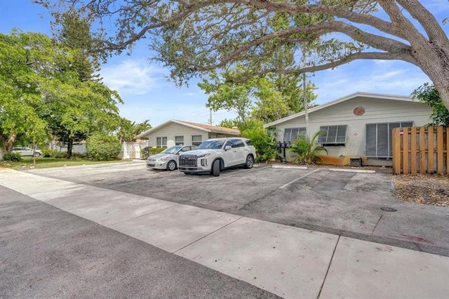 1 of 26 - 2031 Ne 56th St, Fort Lauderdale, FL