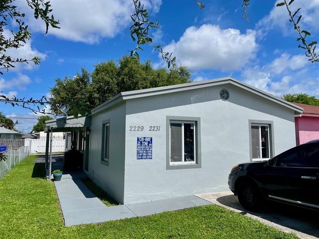 1 of 14 - 2229-31 Farragut St, Hollywood, FL