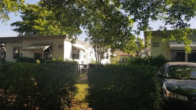 2 of 41 - 1933 Dewey St, Hollywood, FL