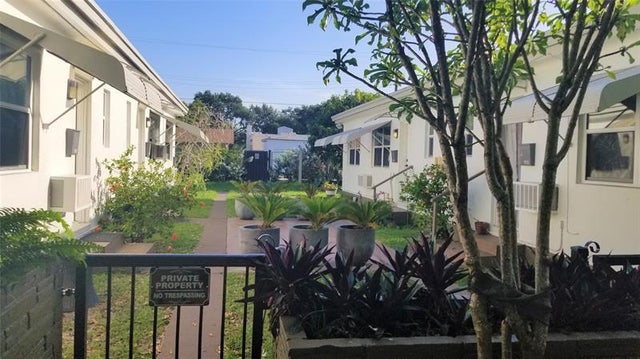 4 of 41 - 1933 Dewey St, Hollywood, FL