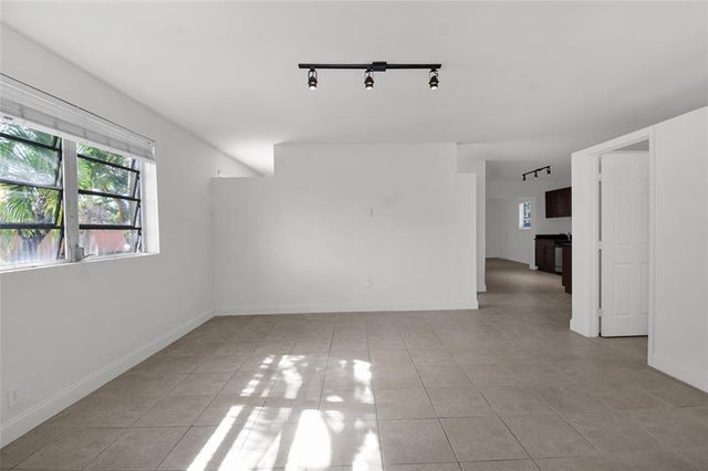 4 of 59 - 1116 S 17th Ave, Hollywood, FL