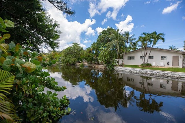 4 of 49 - 4500 Ne 15th Ave, Oakland Park, FL