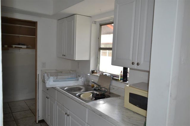 4 of 32 - 870 Sw 28th St, Fort Lauderdale, FL
