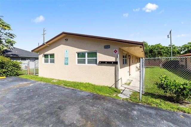 1 of 23 - 237 Nw 12th Ct, Pompano Beach, FL