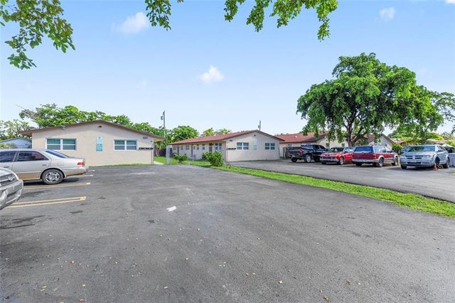 2 of 23 - 237 Nw 12th Ct, Pompano Beach, FL