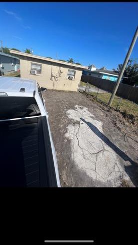2 of 3 - 810 N 17th St, Fort Pierce, FL