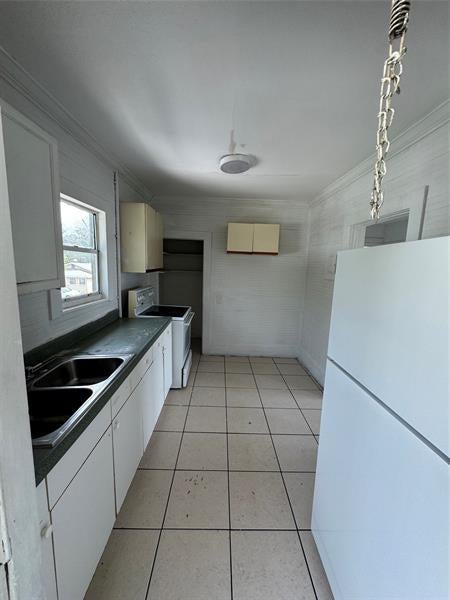 3 of 13 - 201 N 17th St, Fort Pierce, FL