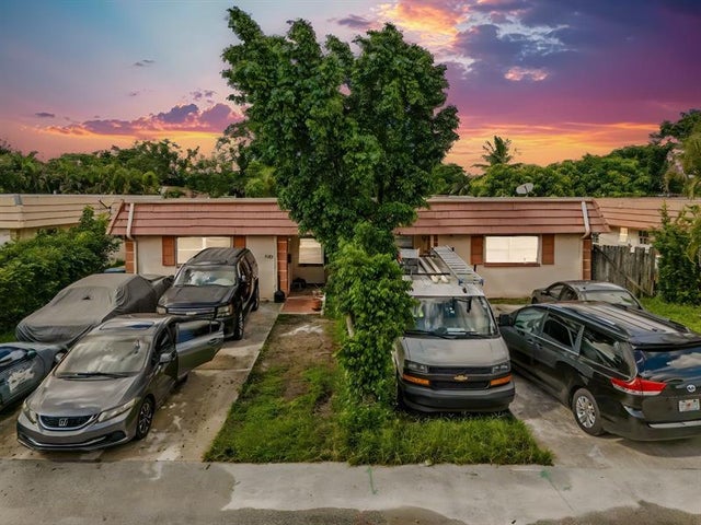 3 of 37 - 7391 Nw 76th St, Tamarac, FL