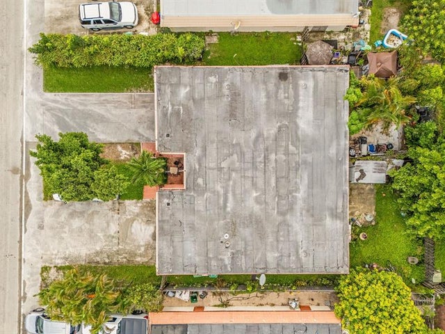 5 of 37 - 7391 Nw 76th St, Tamarac, FL