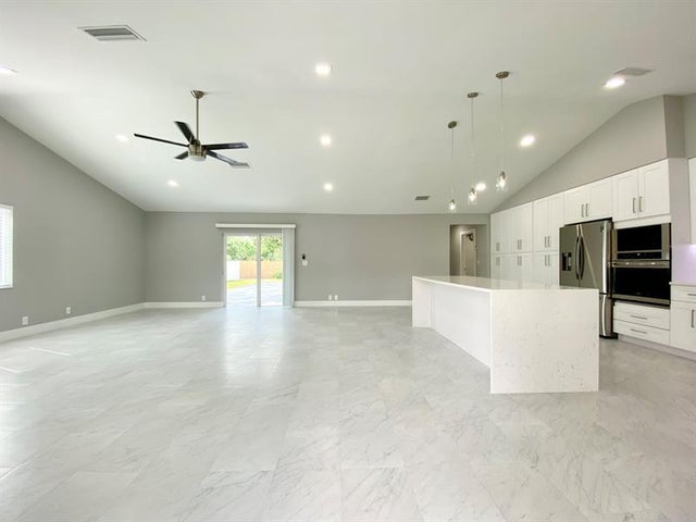 3 of 76 - 1402 Ne 34th St, Oakland Park, FL