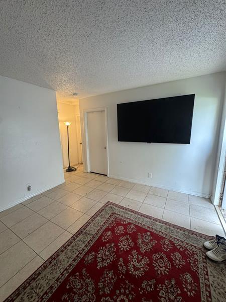 4 of 11 - 2610 Nw 14th St, Fort Lauderdale, FL