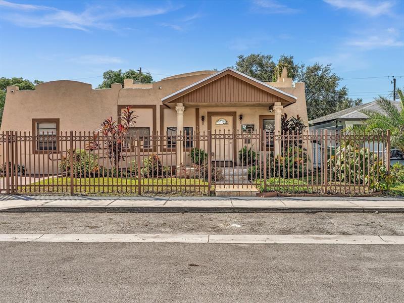 520 Nw 49th St, Miami