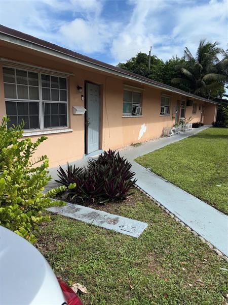 2 of 7 - 318 Sw 2nd Ct, Pompano Beach, FL