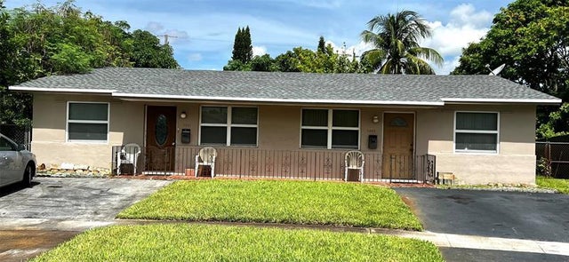 1 of 6 - 1441 Nw 58th Ave, Lauderhill, FL