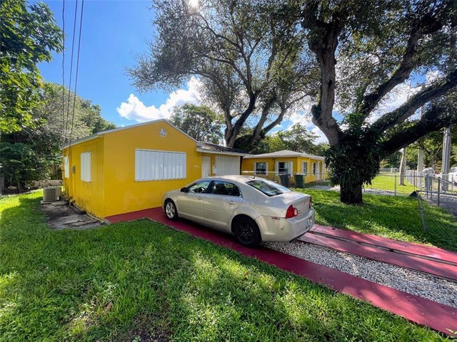 5 of 50 - 14215-14225 Ne 9th Ave, North Miami, FL