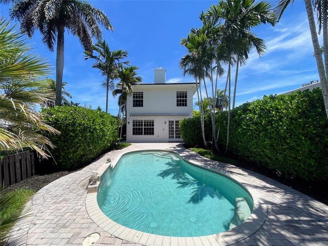 2 of 73 - 929 Ne 18th Ct #1-2, Fort Lauderdale, FL