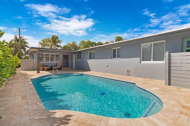 3 of 38 - 924 Ne 23rd Dr, Wilton Manors, FL