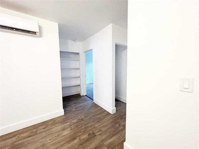 5 of 18 - 701 Nw 21st Ter, Fort Lauderdale, FL