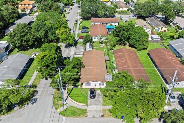 4 of 26 - 5747 Buchanan St, Hollywood, FL