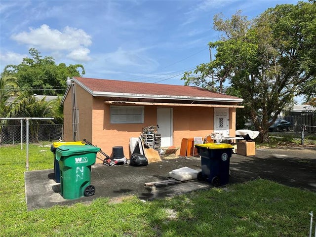 4 of 27 - 22 Sw 11th St, Dania, FL