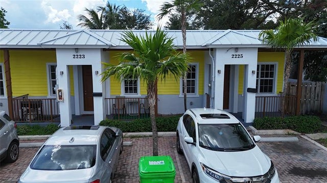 3 of 3 - 2221 Nw 64th Ave, Sunrise, FL