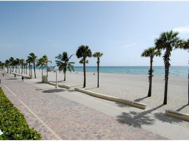 1 of 2 - 511 S Surf Rd, Hollywood, FL
