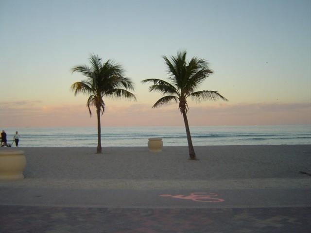 2 of 2 - 511 S Surf Rd, Hollywood, FL