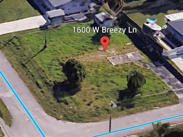 5 of 7 - 1600 Breezy Ln, West Palm Beach, FL