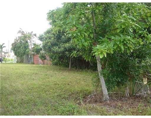 3 of 4 - 4432 Sw 52nd St, Dania, FL