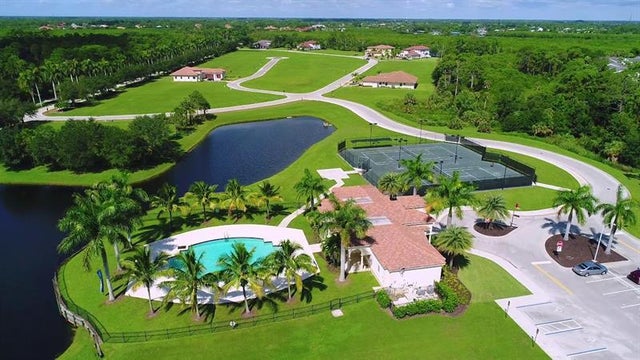 2 of 7 - 339 Se Via Sangro, Port St. Lucie, FL
