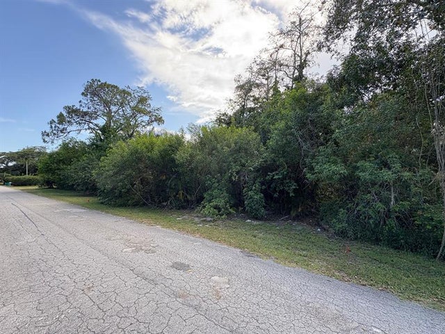 2 of 6 - 6011 Nw 77th Ter, Parkland, FL
