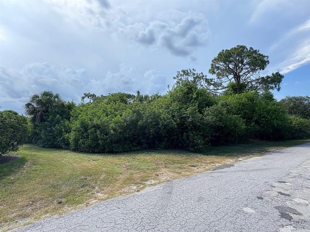 3 of 6 - 6011 Nw 77th Ter, Parkland, FL