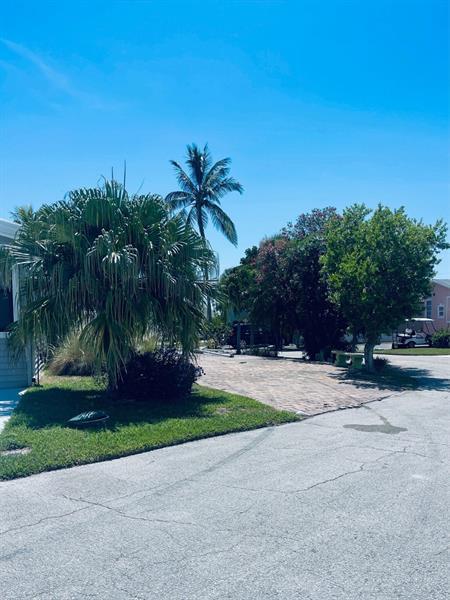 3 of 5 - 305 Nettles Blvd, Jensen Beach, FL