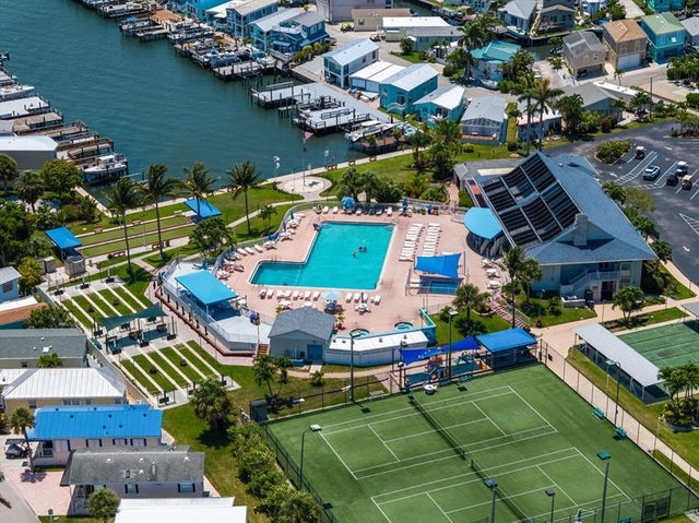 4 of 5 - 305 Nettles Blvd, Jensen Beach, FL