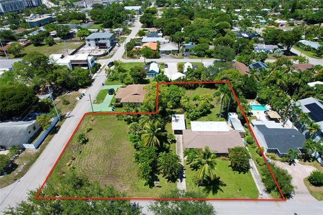 2 of 6 - 1383 Ne 34th Ct, Oakland Park, FL