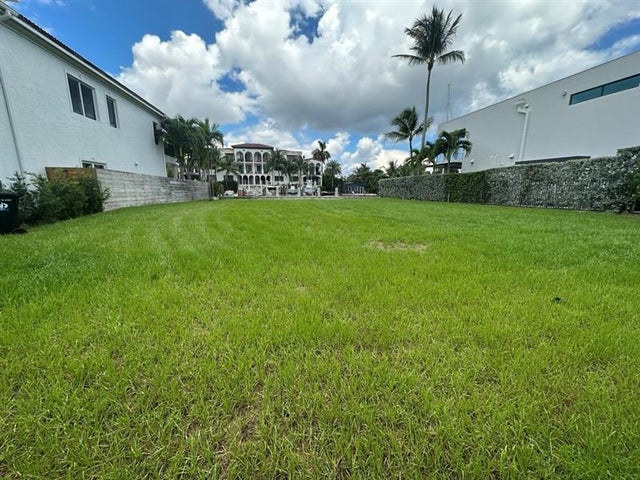 2 of 6 - 1531 Se 12th Court, Fort Lauderdale, FL