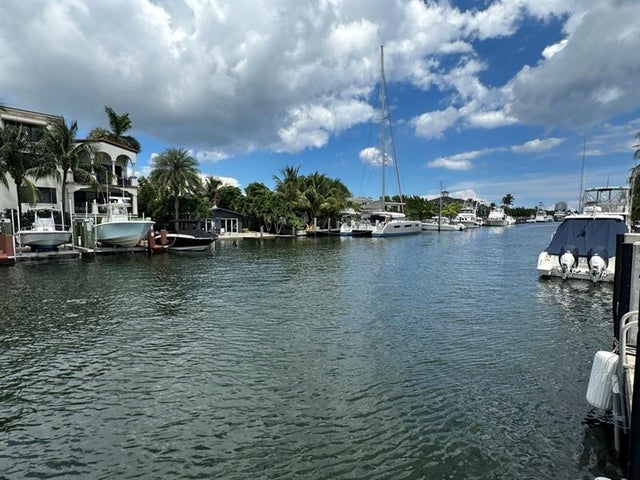 3 of 6 - 1531 Se 12th Court, Fort Lauderdale, FL