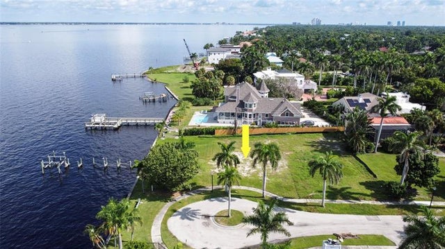 3 of 34 - 1301 Rio Vista Ave, Fort Myers, FL